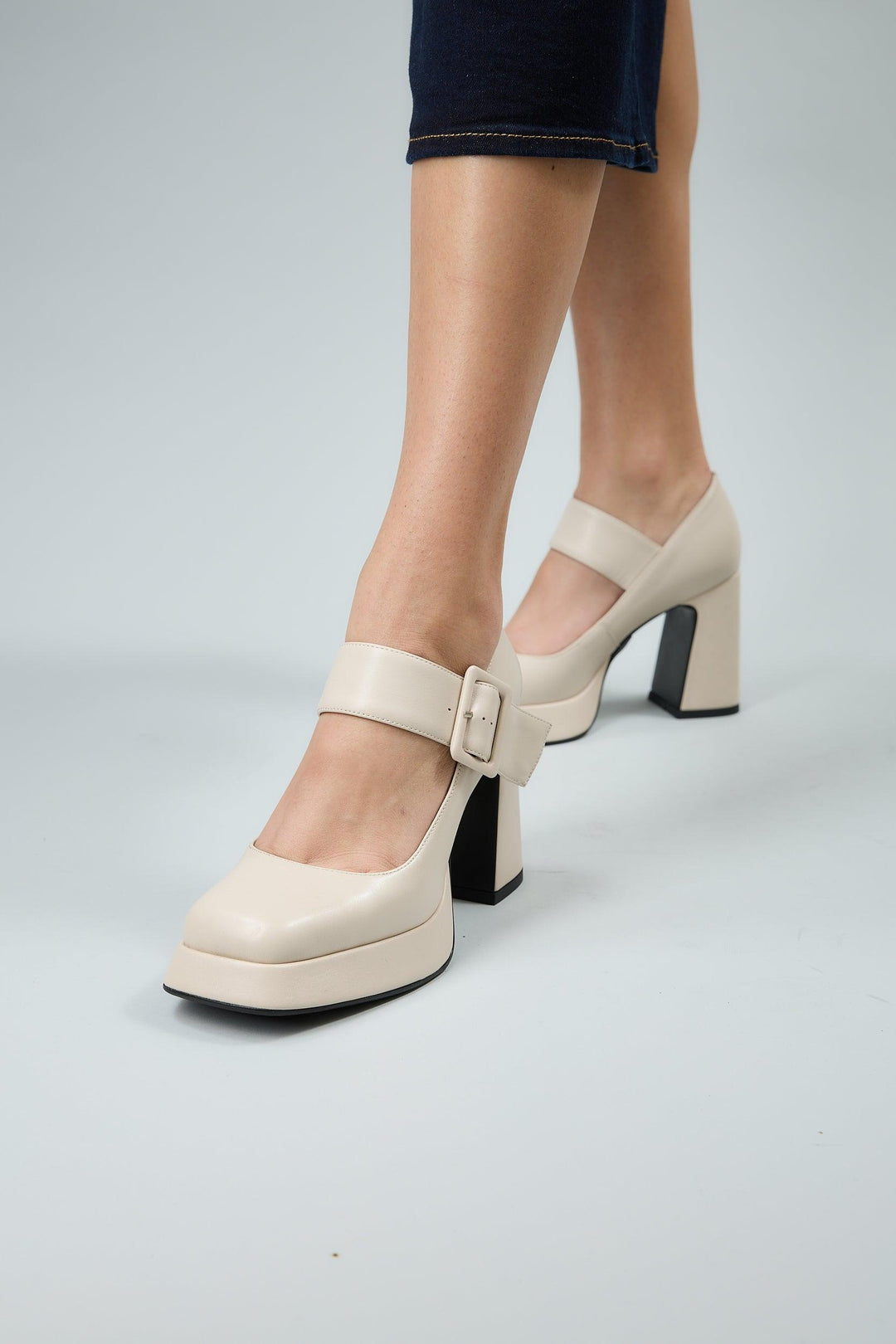 Beige Claudia