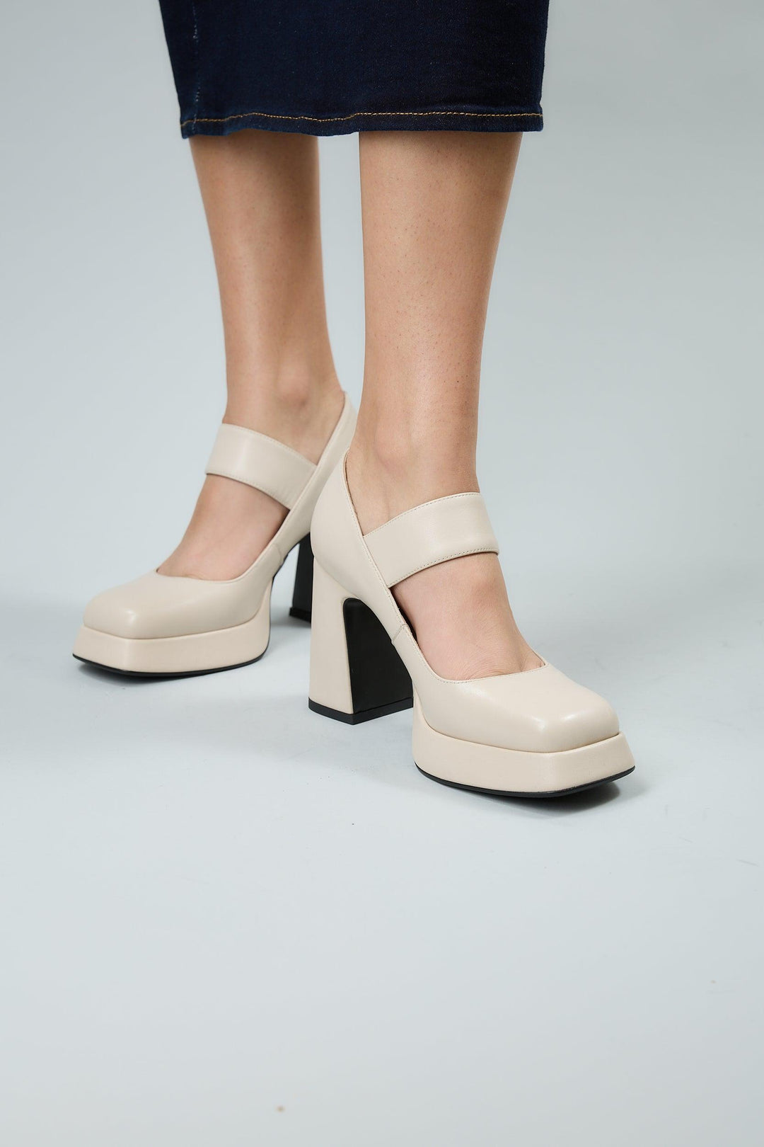 Beige Claudia
