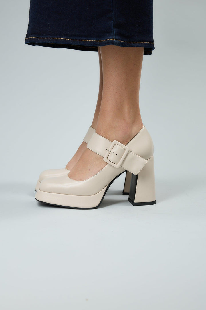Beige Claudia