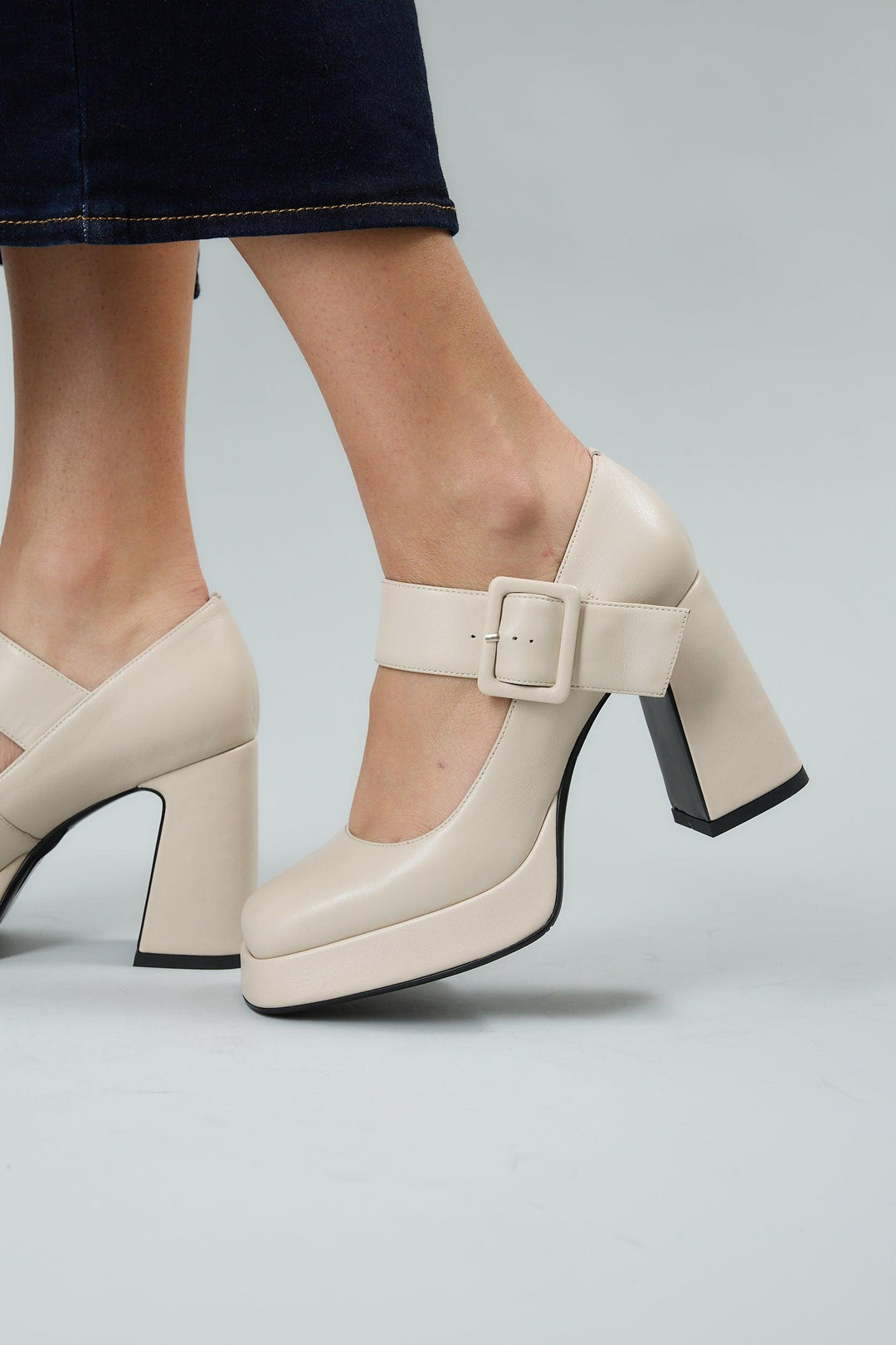 Beige Claudia