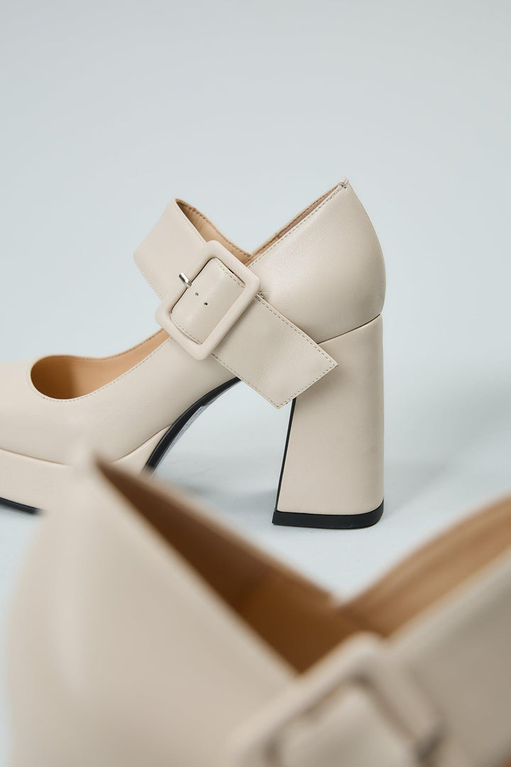 Beige Claudia
