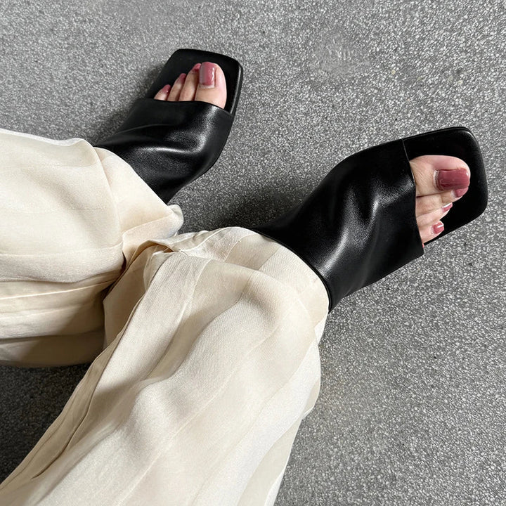 Arlette Rojo Tacón Mules
