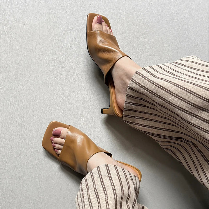 Arlette Rojo Tacón Mules
